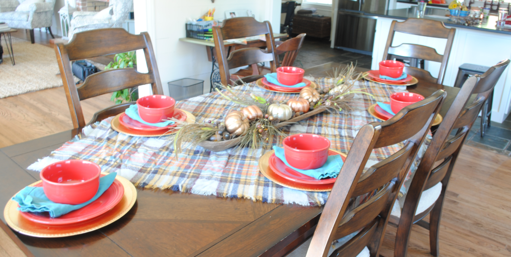 decorating kitchen table with scarf